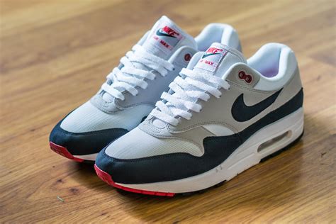 air max 1 sneaker.